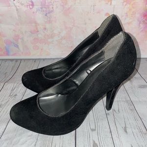 Black heels size 6